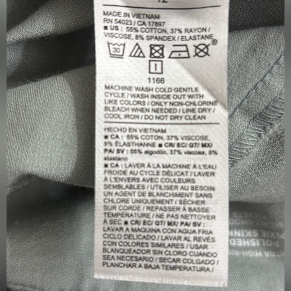 Old Navy Extra-high waisted polished pixie skinny stretch pants - Picture 3 of 12